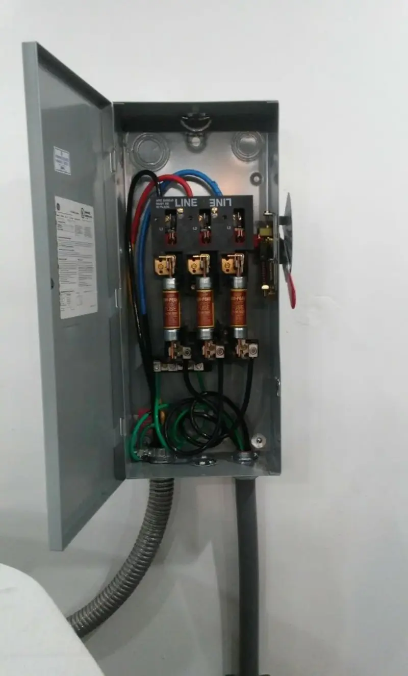 Three-phase disconnect switch installed for Electrical Wiring & Rewiring in Chalmette
